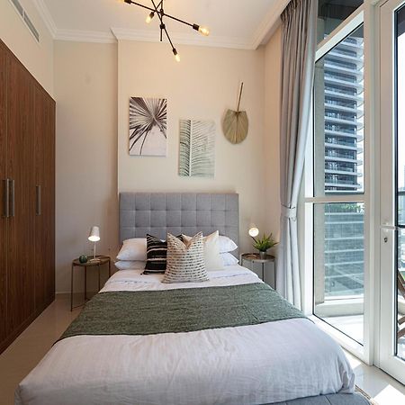 Luxe Apartments Near Dubai Mall Burj Khalifa Pool Gym Parking Exterior foto