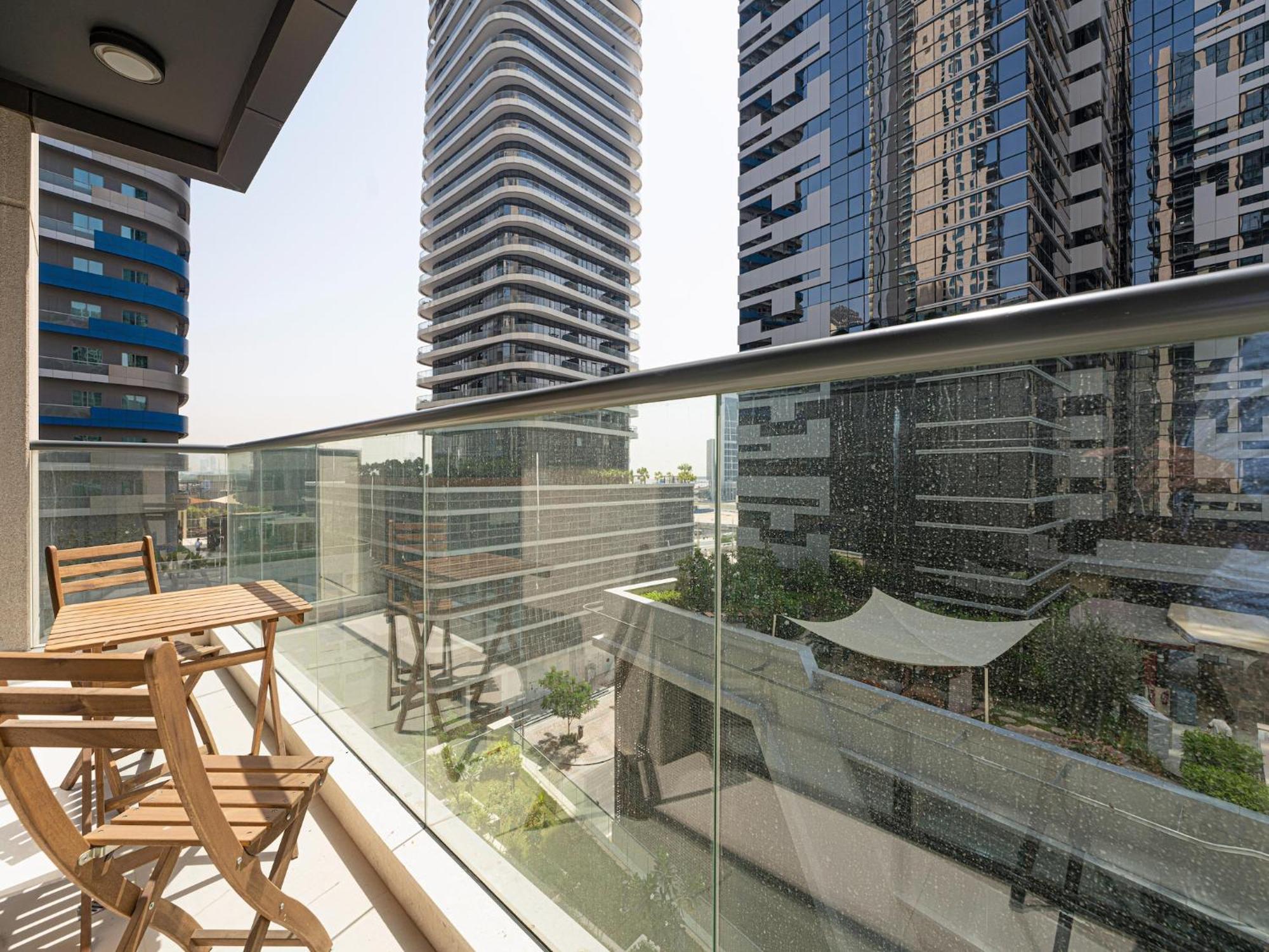 Luxe Apartments Near Dubai Mall Burj Khalifa Pool Gym Parking Exterior foto